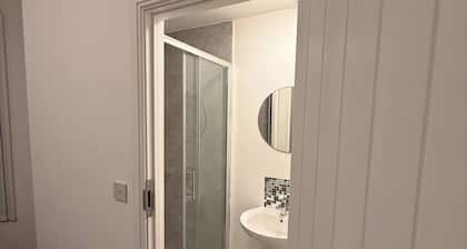 Stylish Dream Home With 4 En-suite Bedrooms