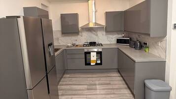 House, 4 Bedrooms | Interior