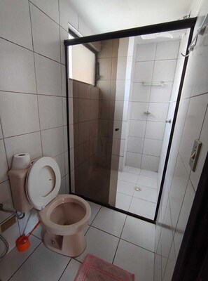 Bathroom - Studio Da Vinci Downtown Curitiba with Garage Included (Curitiba)
