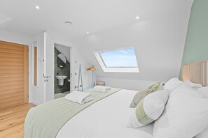 4 habitaciones, escritorio, tabla de planchar con plancha y wifi gratis 