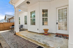Terrace/patio - Gorgeous 3/2 house in Warner Robins for Mid to Long Stays (Warner Robins)