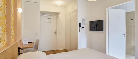Standard Double Room | Free WiFi, bed sheets, wheelchair access