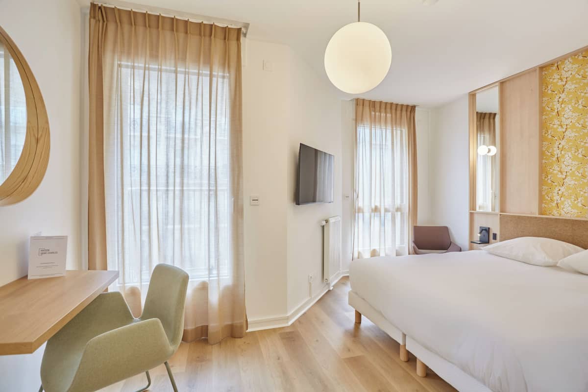 Comfort Double Room | Free WiFi, bed sheets, wheelchair access