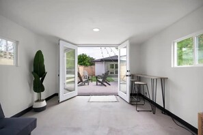 Interior - BONUS Room! HTD Pool/Patio Oasis/Fire Pit/Games RENOVATED PHX Mid-Century Home (Phoenix)