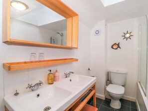 Shower - The Cottage Loaf (Wedmore)