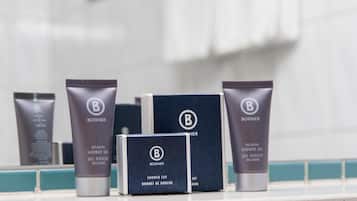 Comfort Single Room, Balcony, Garden View | Bathroom amenities | Hair dryer, towels, soap, shampoo