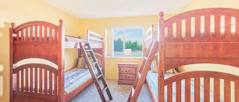 4 quartos, ferros/tábuas de passar roupa, Wi-Fi de cortesia