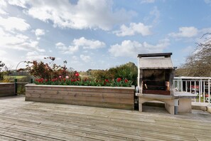 Terrace/patio - Bed and Breakfast 'Chambre À Saint-molf - ' with Private Terrace, Private Garden and Wi-Fi (Saint-Molf)