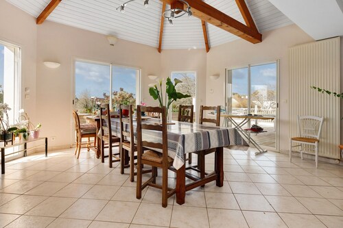 Chambre d’hôtes à Saint-Molf avec terrasse privée, jardin et Wi-Fi