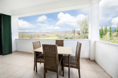 Apartment 'The White House in Mesoggi' with Mountain View, Wi-Fi and Air Conditioning