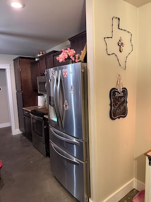 Mikrowelle, Ofen, Herdplatte, Geschirrspüler