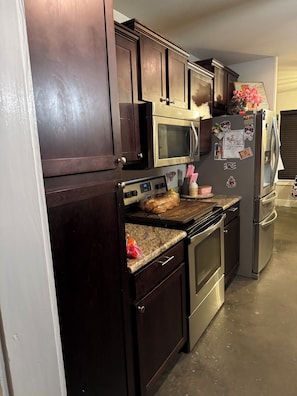 Mikrowelle, Ofen, Herdplatte, Geschirrspüler