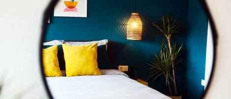 書桌、熨斗/熨衫板、Wi-Fi、床單