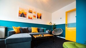 Living area - Cozy Bright Central APT (Prishtina)