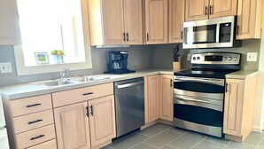 Private kitchen - 3BR Hershey Getaway: Only 1 Mile From Hersheypark! (Hershey)