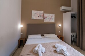 Deluxe Room, City View | Desk, laptop workspace - GREROS BOUTIQUE ANGIOINO by Clapa Group dislocated hospitality (Napoli)