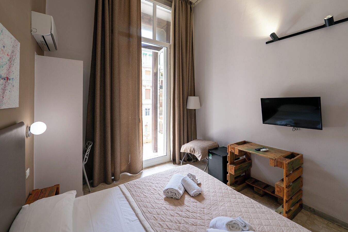 Deluxe Room, City View | Desk, laptop workspace