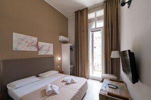 Deluxe Room, City View | Desk, laptop workspace - GREROS BOUTIQUE ANGIOINO by Clapa Group dislocated hospitality (Napoli)