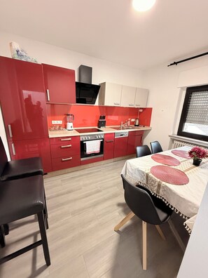 Dining - Relaxing apartment with balcony near Phantasialand (Weilerswist)