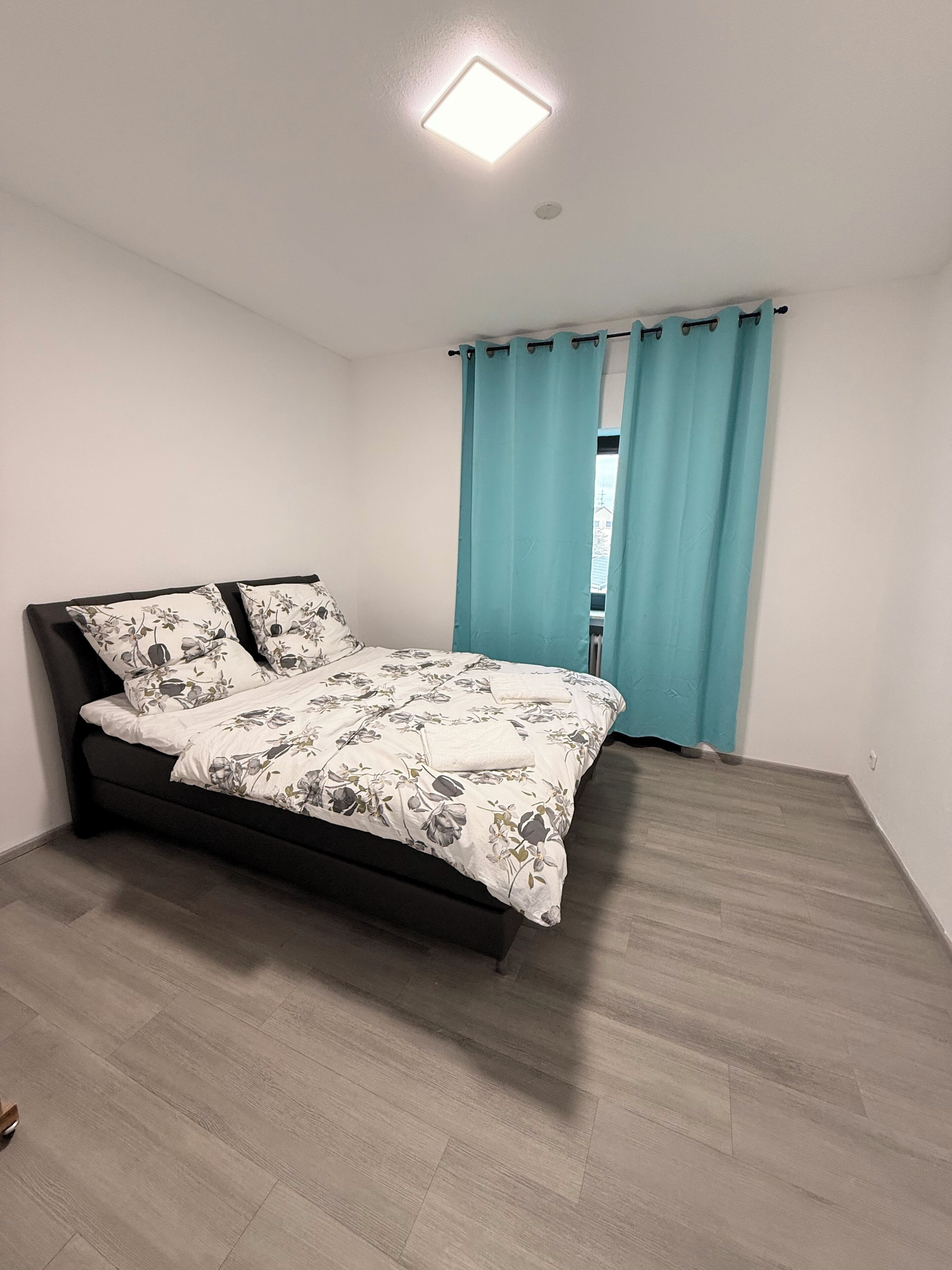 2 dormitorios, tabla de planchar con plancha, wifi y ropa de cama