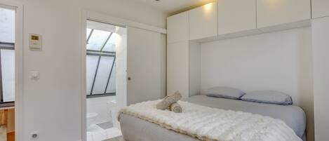 1 chambre, fer et planche Ă repasser, Wi-Fi, draps fournis