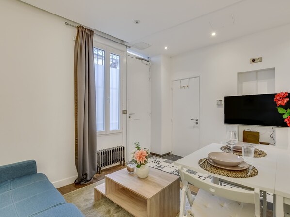 TV - Stylish duplex apartment - 4P - Gare Montparnasse (Paris)