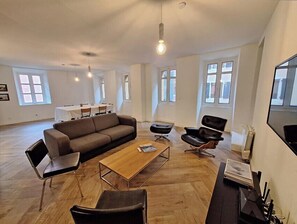TV - Charming bright apartment in Bourg-Saint-Maurice (Bourg-Saint-Maurice)