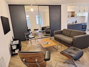 TV - Charming bright apartment in Bourg-Saint-Maurice (Bourg-Saint-Maurice)