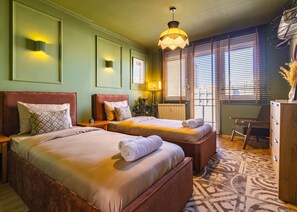 デスク、アイロン / アイロン台、WiFi、ベッドシーツ