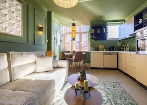 TV - SquareView Apartment (Prishtina)