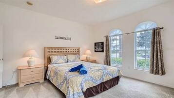 6 chambres, fer et planche Ă repasser, lit parapluie