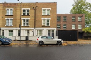 Exterior - Stylish London Studio Close to Tube & City Centre (London)