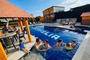Udendørs pool