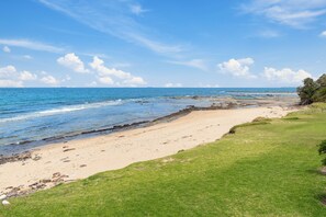 Beach nearby - Rawsons Escape Country Comfort by Coledale Beach (Coledale)