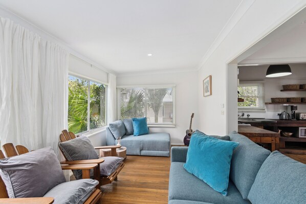 Living area - Rawsons Escape Country Comfort by Coledale Beach (Coledale)