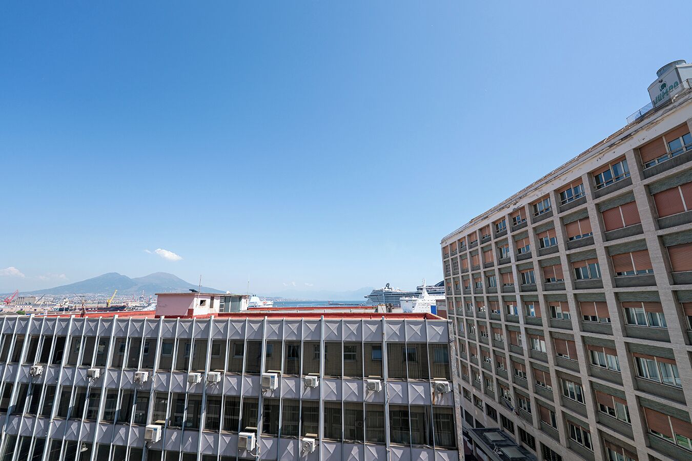 Camera Superior, vista mare, edificio separato, via A.De Gasperi 55 5P