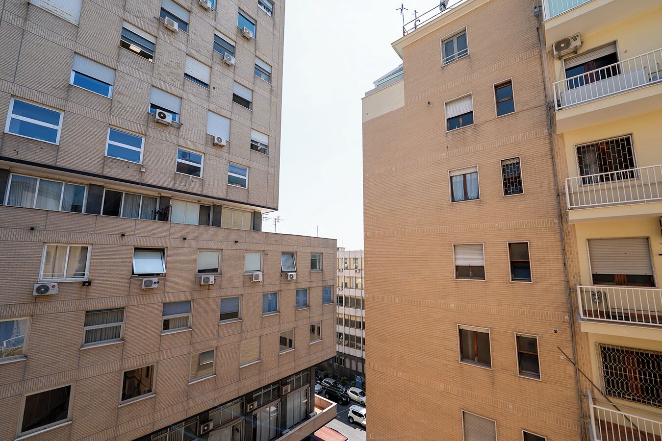 Camera Standard, edificio separato, via A.De Gasperi 45 | Meja kerja dan ruang kerja ramah laptop