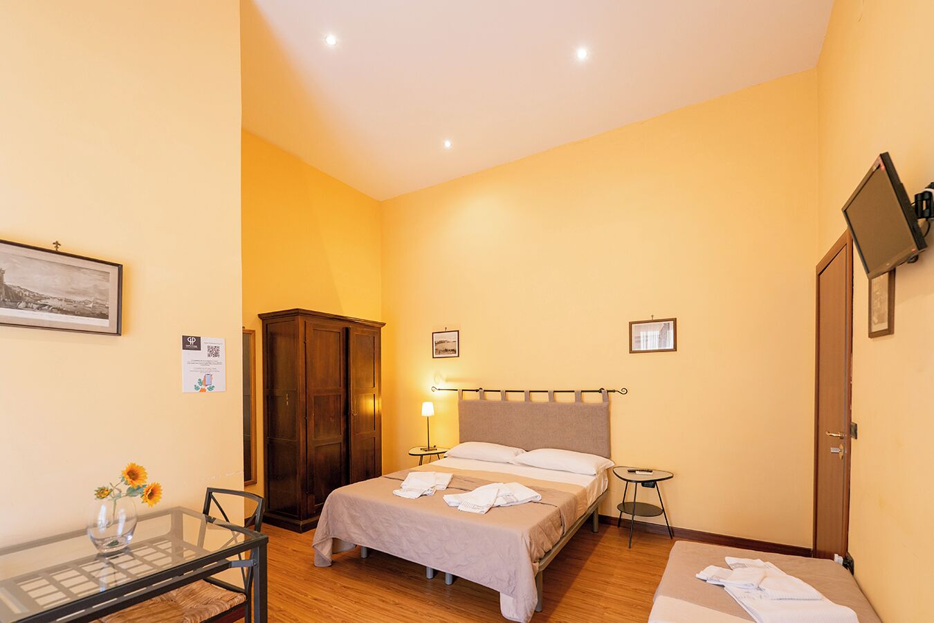 Camera familiare, edificio separato, Via Donnalbina 56 | Desk, laptop workspace