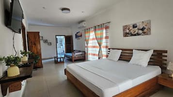 4 habitaciones, tabla de planchar con plancha, wifi y ropa de cama