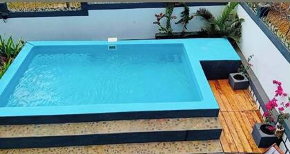 Ideal for a group of friends or family, 8 minutes from the beach.