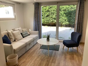 TV - Appartement 45 m² 1 chambre, parking et jardin (Aix-les-Bains)