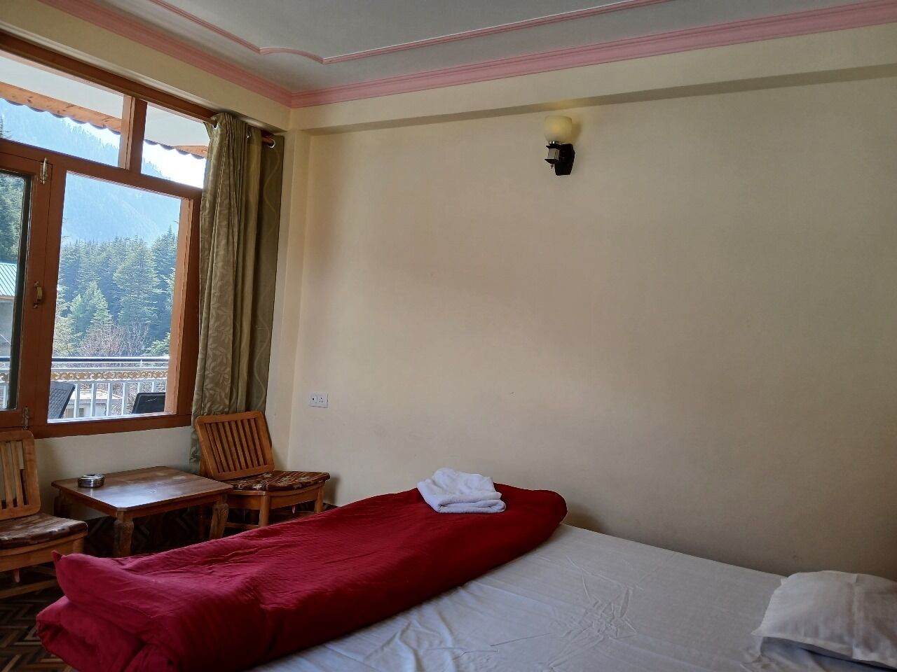 Basic-værelse - bakkeudsigt