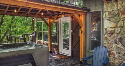 Mentone Mountain Hideaway w/ Hot Tub