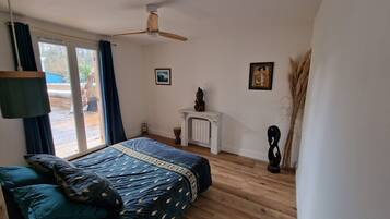 4 slaapkamers, een strijkplank/strijkijzer, gratis wifi, beddengoed
