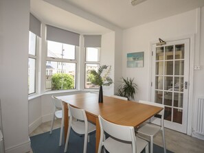 Dining - Angorfa Apartment (Pwllheli)
