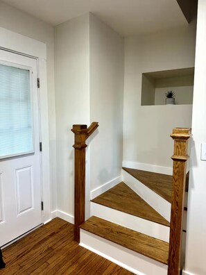 Interior - 2-bedroom house in beautiful Ithaca with AC .3 miles from Commons (Ithaca)