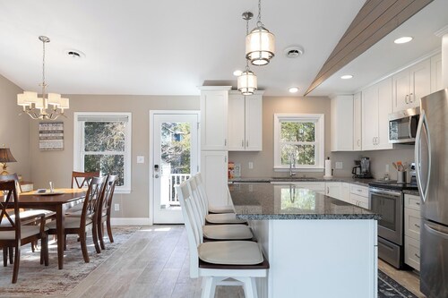 Paws Awhile, Oceanside 3BR 2BA home with Golf Cart!