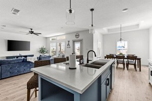 Interior - Elegant New 3BR Home Near Beach, Parks & Pier – Sleeps 10, Outdoor Fun! (Surfside Beach)