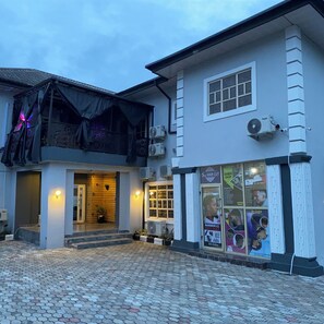 Perincian bahagian luar