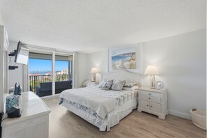 2 habitaciones, escritorio, tabla de planchar con plancha y wifi